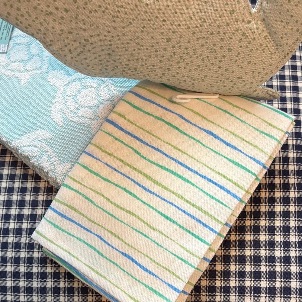 Sea Turtle kitchen towels and pot holder set - Blue and Green - Picture 3 of 5